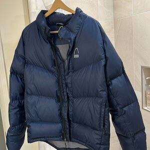 Very comfy, warm and light. Size large is too big for me.